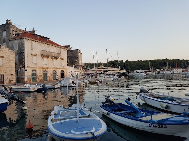 Zlatni Rat Beach Hotel