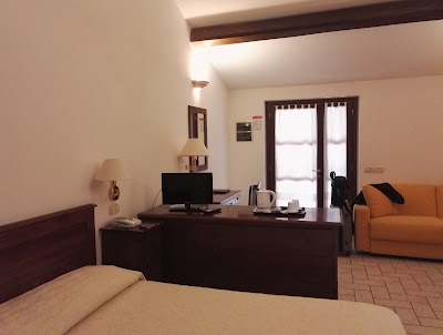 Photos of The Macerine Hotel