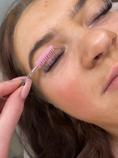 Seventeen Lashes and Brows - Thumbnail