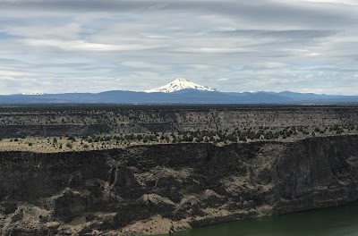 The Tam-a-lau Trail