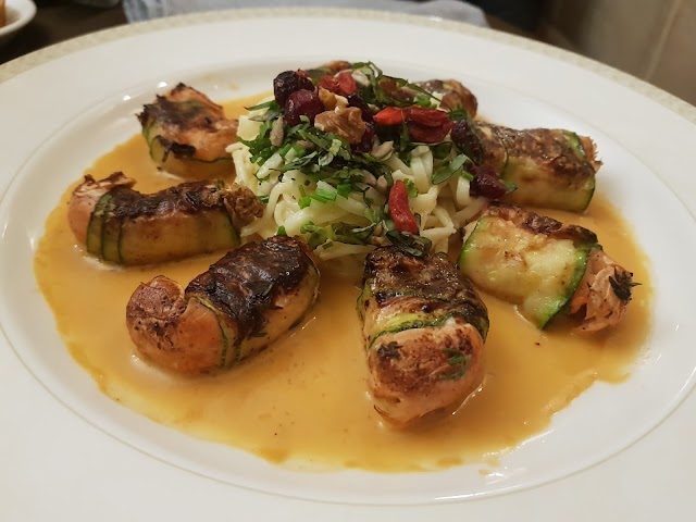 Le Parvis Saint Hilaire