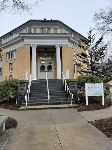 Memorial Town Hall