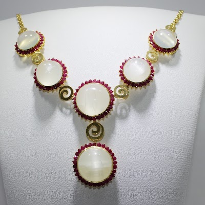 Photos of Handuni's Gems & Jewellery Exports (Pvt) Ltd
