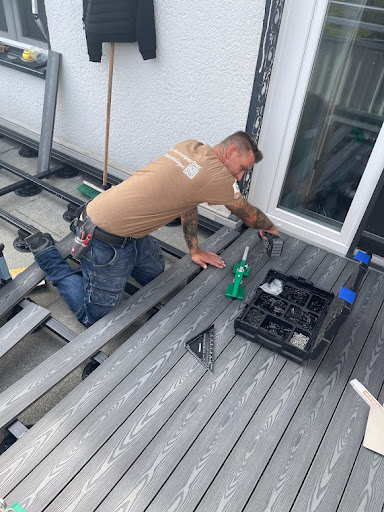 Das Arbeitstier Markus Baumann Terrassenbauer Balkonterrassen WPC Montagen Bodenleger Klick Vinyl