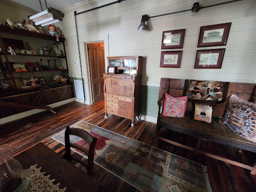 The Dunlap Mercantile Gallery - United States