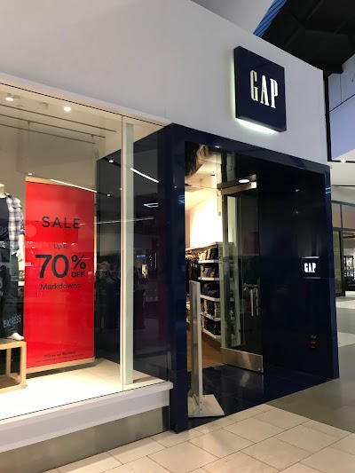 Gap - with Curbside Pickup