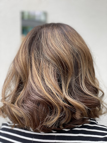 LS Studio: Hair fryzjer Phone number