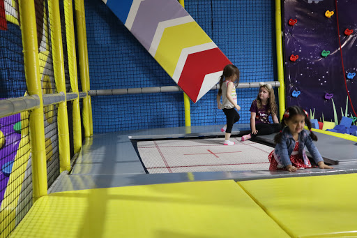 Yoyo's Fun Center - Thumbnail