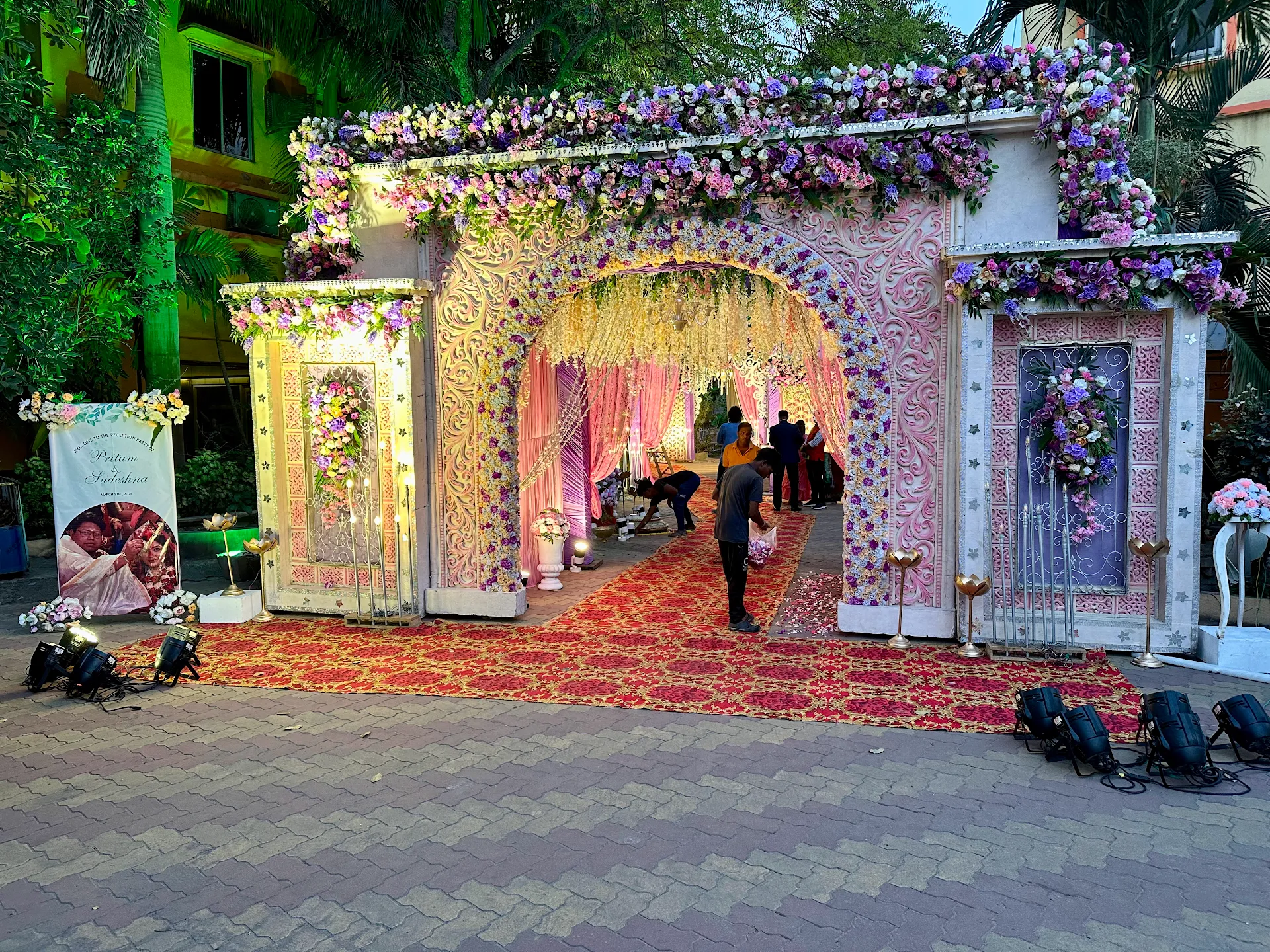 Sonar Bangla's Motel Midway