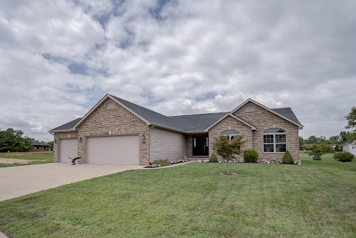 Karen Schoenthal, Realtor | RE/MAX Alliance - Thumbnail
