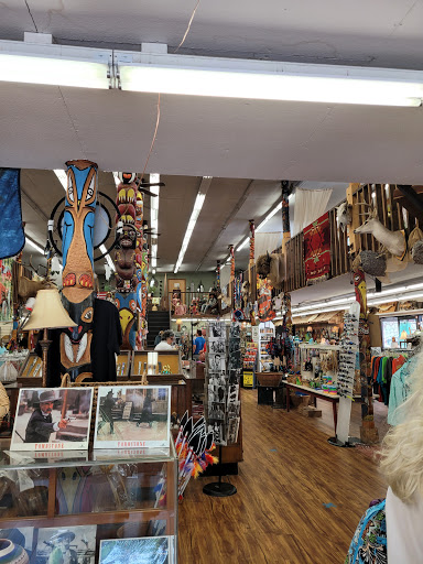 Tomahawk Mini Mall - Visual