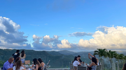 Luna Montuna Restaurant - Thumbnail