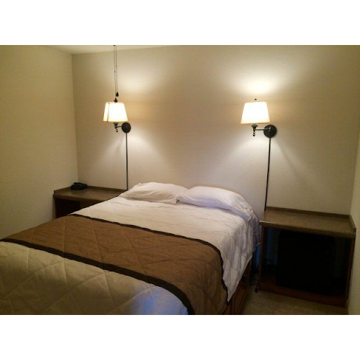 Country Club View Apartments - Thumbnail