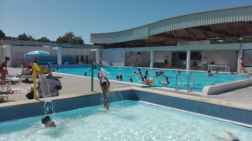 Photo de Piscine d'été à Essouvert (17400)