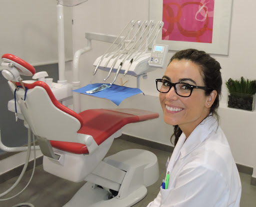 Dentalcorisa. Odontología Integral & Ortodoncia. Dr. Alberto Gil / Dra. Bárbara Campillo