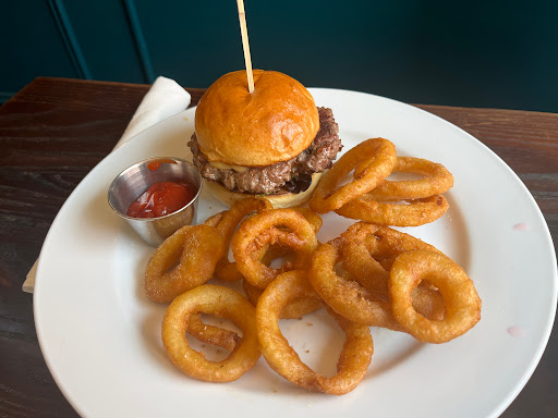 Papi's Eatery & Lounge Gallery - Canada