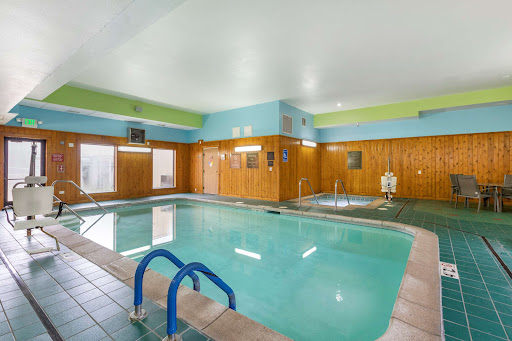 Comfort Inn & Suites Cedar Rapids North - Collins Road - Thumbnail