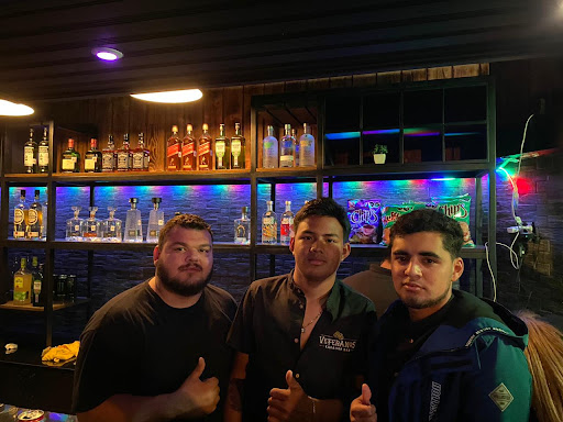 Veteranos bar Logo