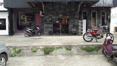Photos of blackbox store