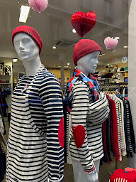 Photo n°8 de Saint James - Au Vieux Marin - Lyon 2 à Lyon (Magasin de vêtements)