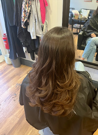 KR Hair Studio - Thumbnail