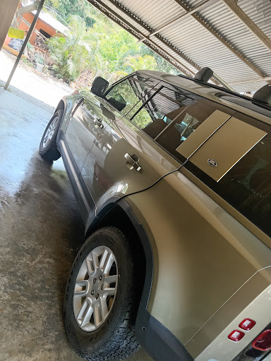 Lavacar y llantera Michi