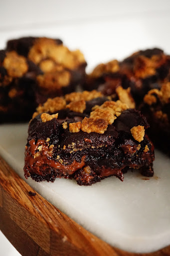 V Bakery - Visual