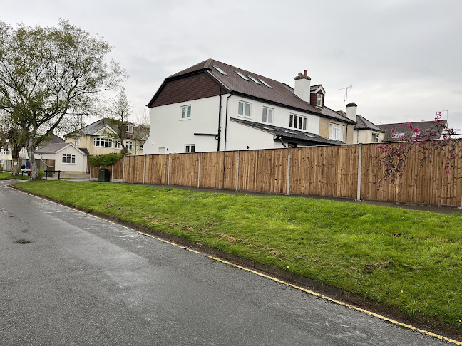 WESSON FENCING - Landscaper