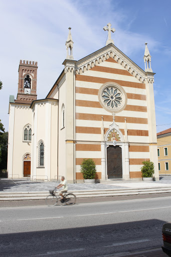 Chiesa Parrocchiale del Sacro Cuore di Gesù in Belvedere di Tezze sul Brenta