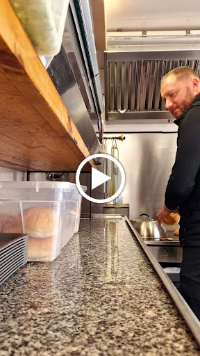 Photo 9 - O'VanBurger Food truck