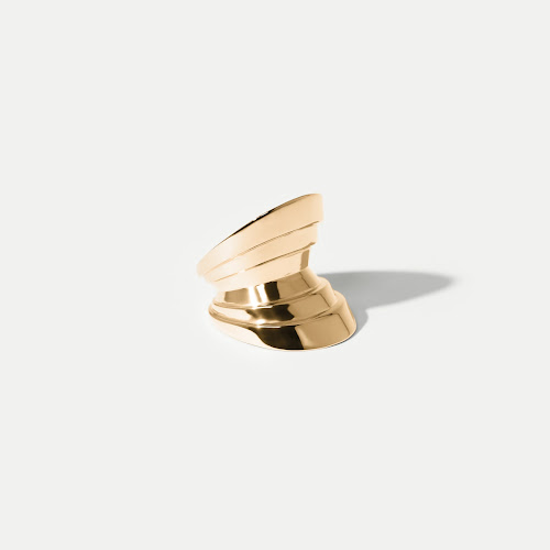 http://www.hannahmartinlondon.com/