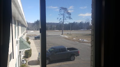 Photos of Super 8 Iron Mountain