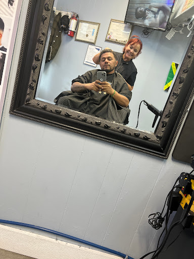 Makayla's Beauty Salon & Barber Shop