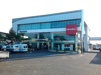 photo of Astra Isuzu Waru