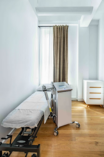 NYDNRehab: Physical Therapy Clinic & Chiropractic NYC Logo
