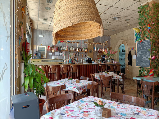 Papagayo 2.0 Dining Café