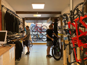 Photo n°12 de TOURMALET Km.0 à Luz-Saint-Sauveur (Magasin de vélos d'occasion)