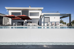 Photo n°10 de Everblue - France Piscines à Le Cannet (Magasin de matériel pour piscines)