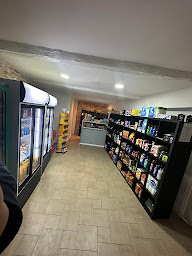 Photo n°4 de Épicerie Start & Shop à Milhaud (Épicerie)