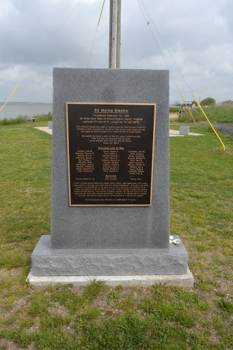 Chincoteague Island Waterman's Memorial - Thumbnail