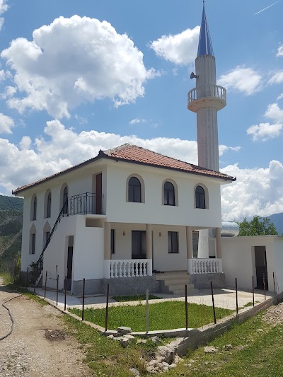 Mosque of Katund i Madh مسجد