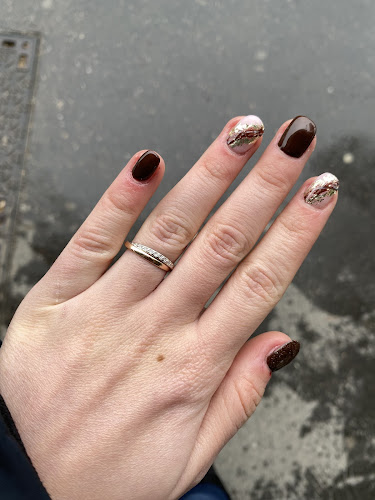 Coffee Nails Dijon