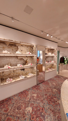 Off-White Milan - Visual