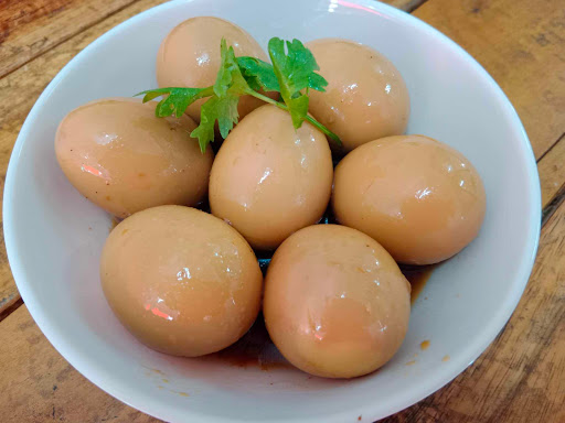 ร้านข้าวขาหมูพี่กุ๊กหัวถนน