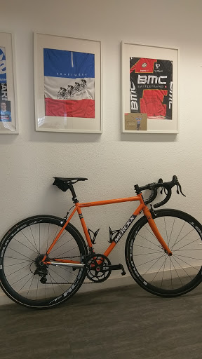 Kom * Sports - Thumbnail