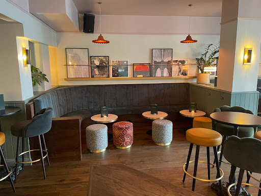LOCKES Cocktail & Pizza Bar Battersea Rise - Thumbnail