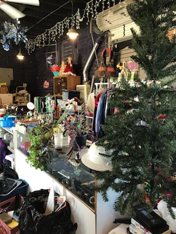 Mari's Boutique And Thrift - Thumbnail