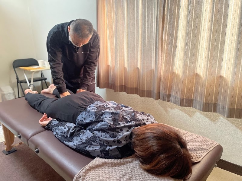 カイロプラクティック弥山