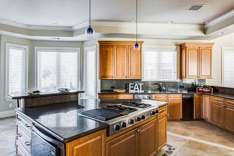 Almanza Interiors work photo 1