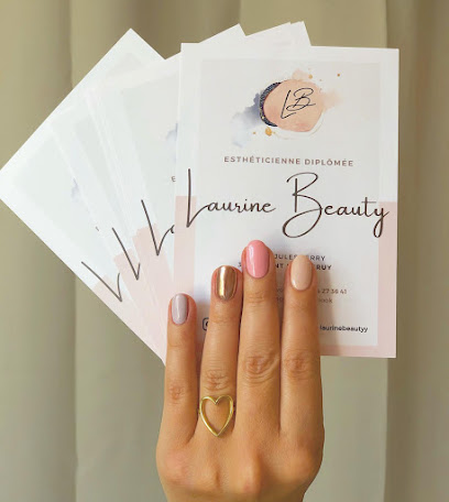 Laurine Hortala Training Manicure Russian